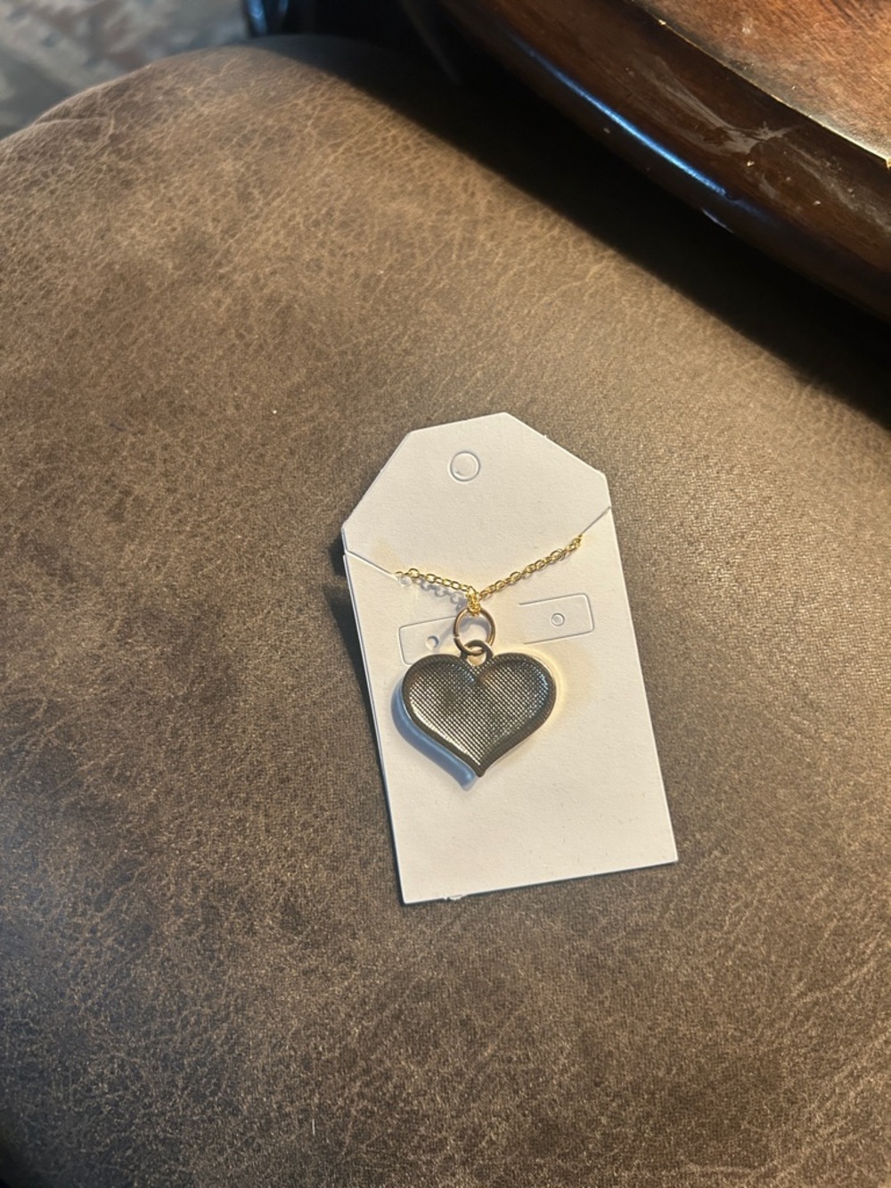 Yellow and gold heart necklace - Picture 3 of 3